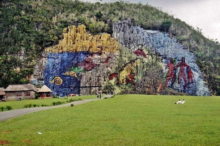 Mural de la Prehistoria - Cuba